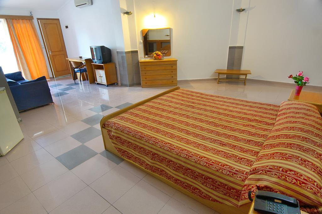 Ilyssion Hotel Lardos Room photo